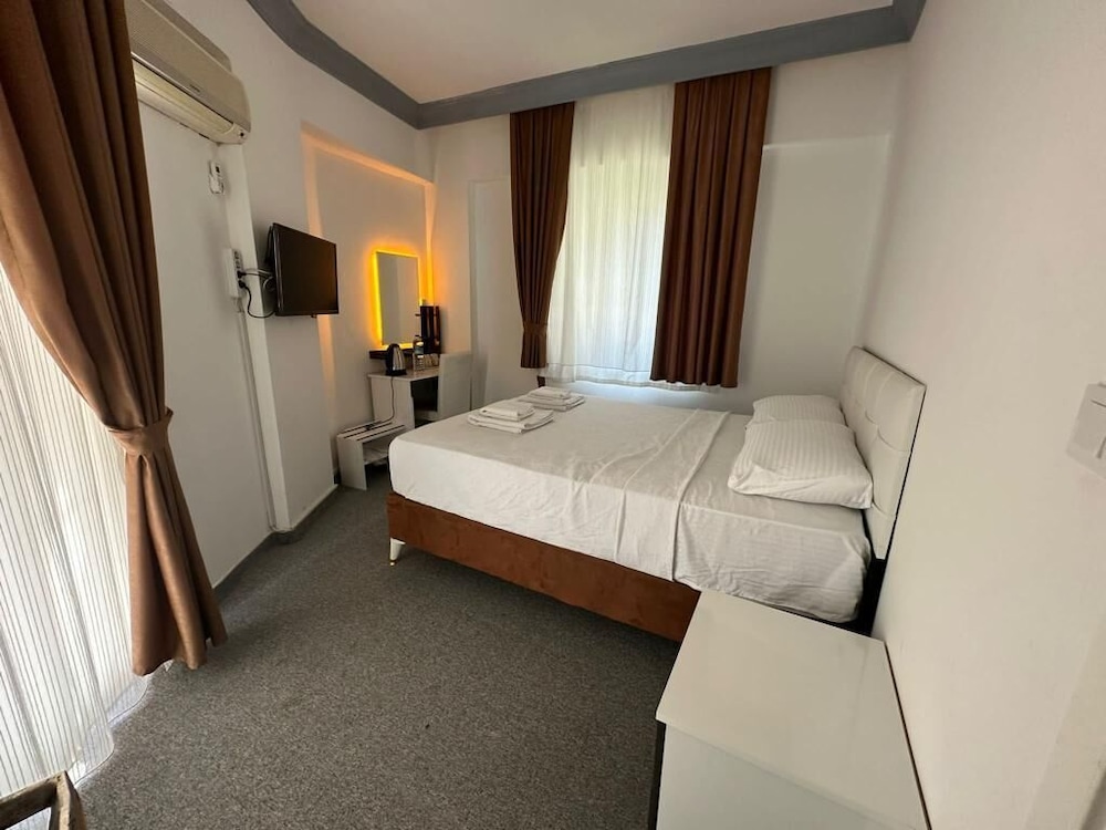 Deluxe Suite, Multiple Beds