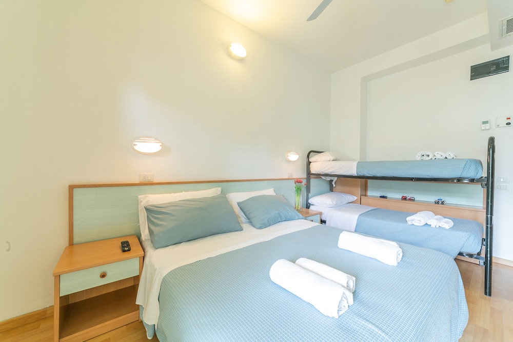 Quadruple Room photo 3