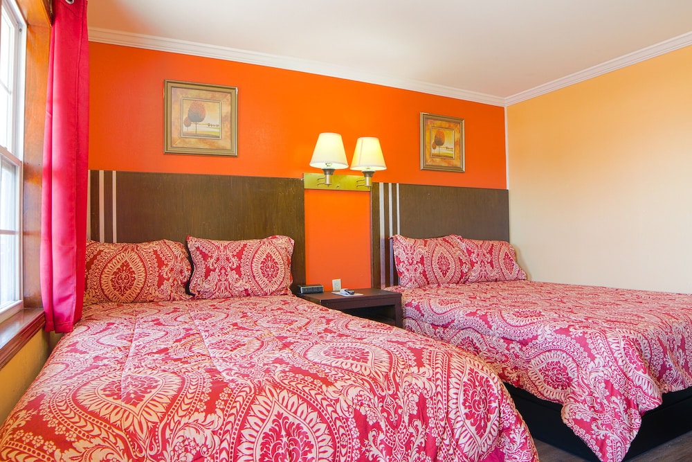 Room, Multiple Beds - Photo 1