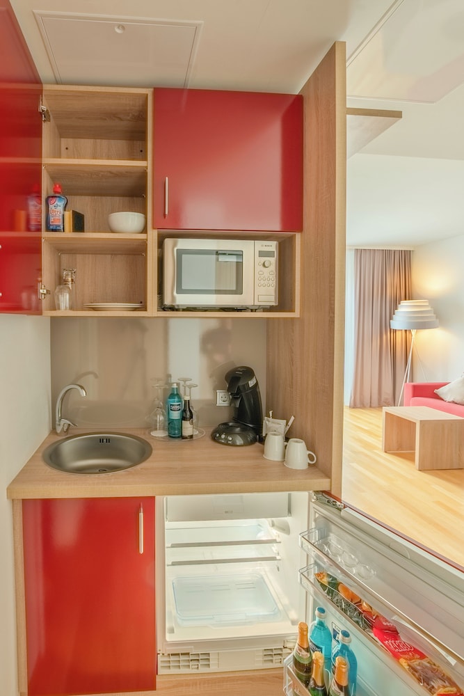 Deluxe Room, 1 Double Bed, Kitchenette - Photo 9