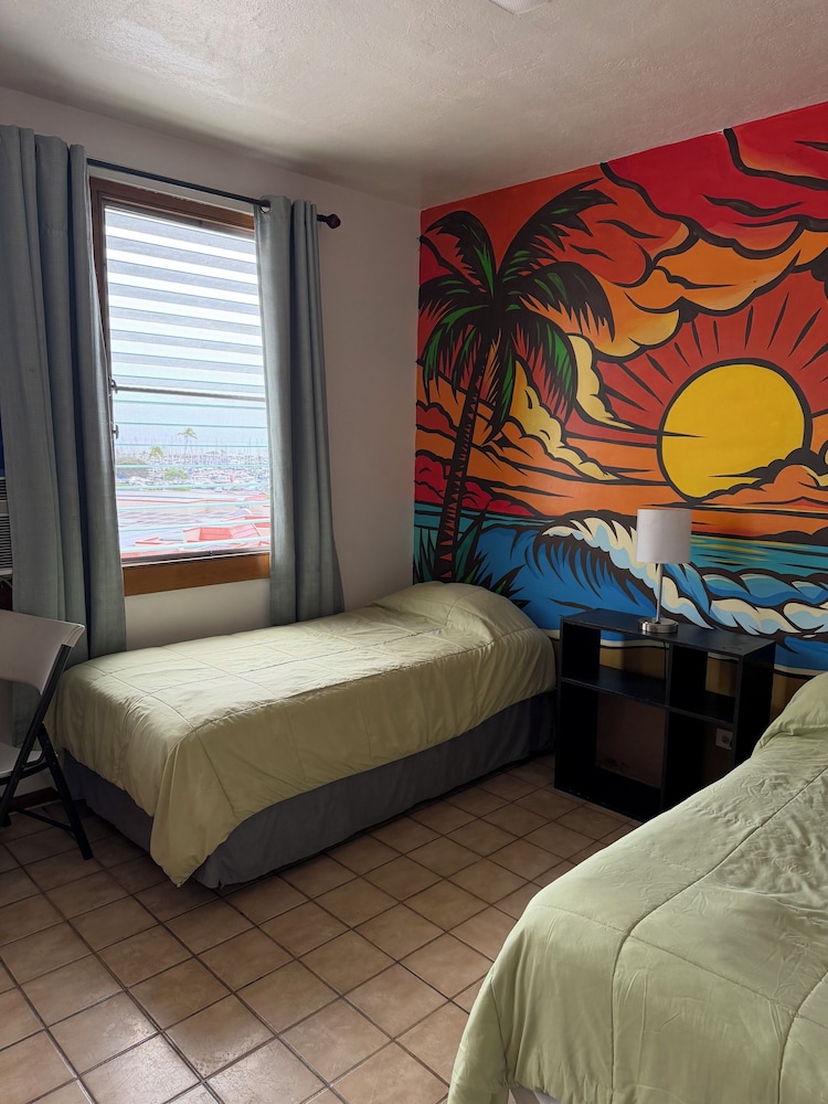 Standard Single Room, Multiple Beds, Non Smoking, Partial Ocean View photo 1