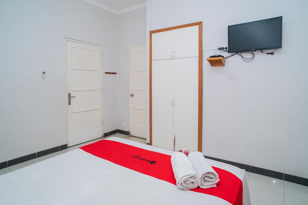 Double Room (RedDoorz) - Photo 5