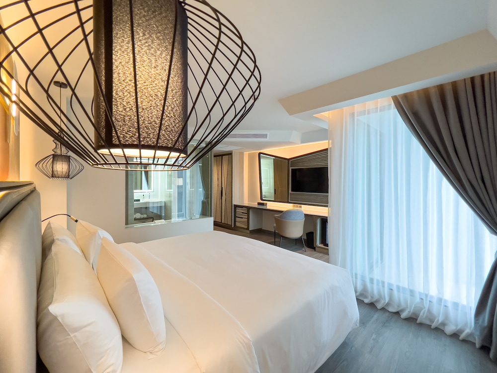 Premier King Bed Room - Photo 12