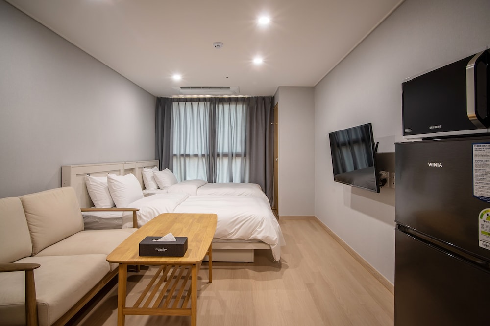 Twin Room - Photo 13