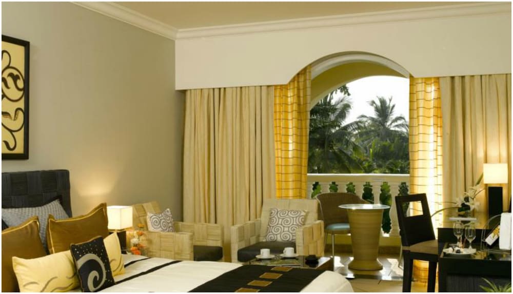 Premium Room - Photo 12