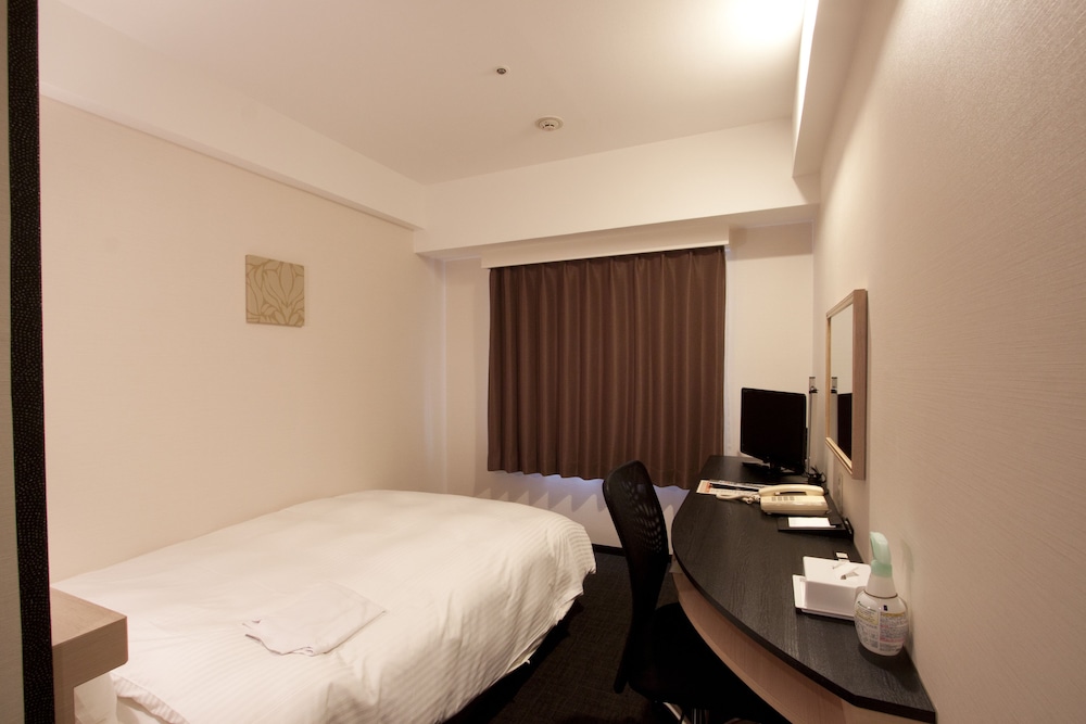 Semi-Double Room, Non Smoking (120cm bed, 2 guests only) - Photo 4