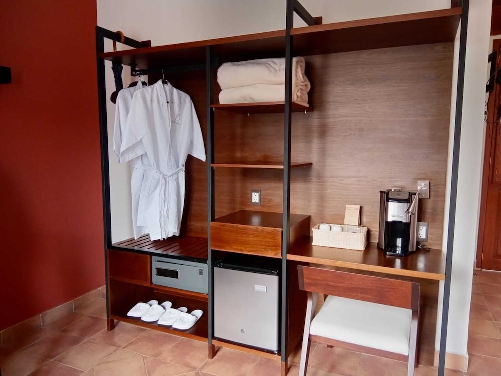 Deluxe Double Room, 2 Queen Beds, Balcony, City View