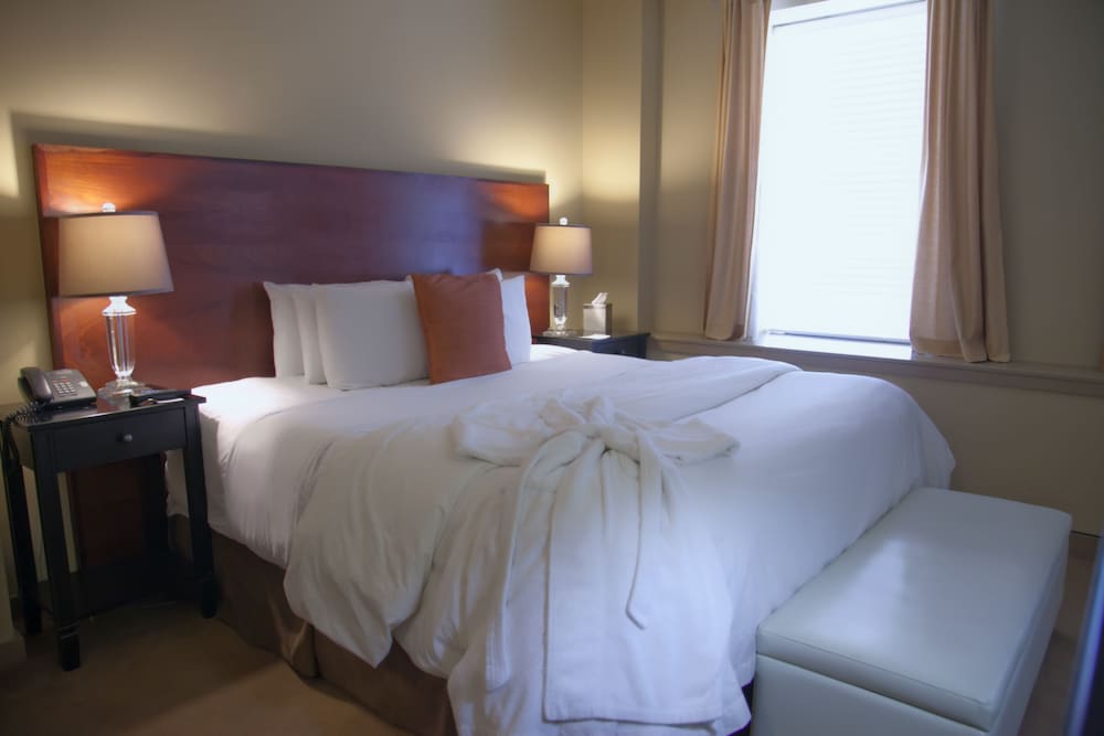 Loft, 1 King Bed photo 3
