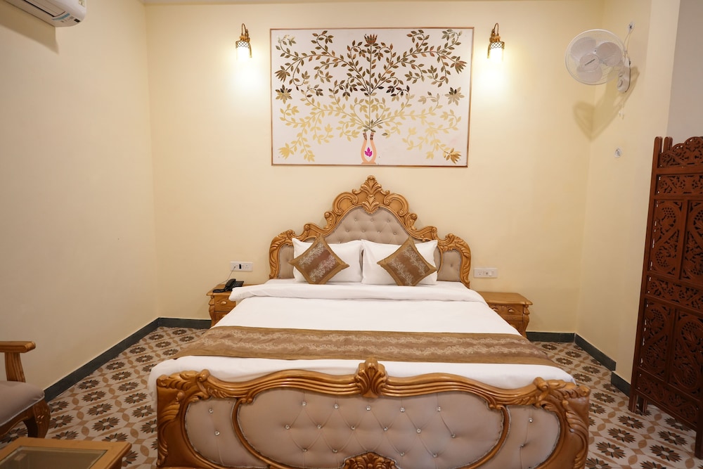 Royal Studio Suite