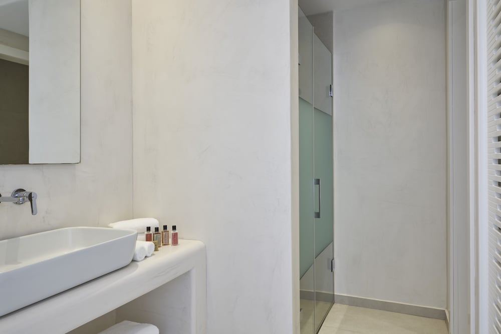 Deluxe Triple Room - Photo 2