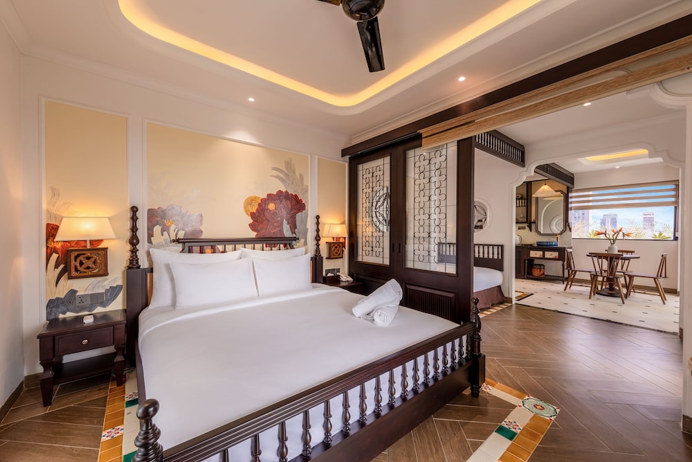 Deluxe Triple Room, City View