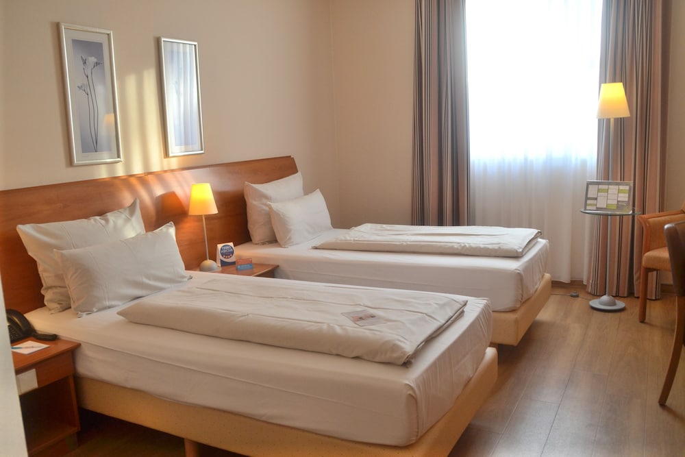 Standard Room, 2 Twin Beds - Photo 2