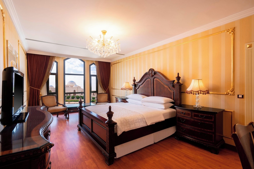 Royal Suite, 2 Bedrooms - Photo 3