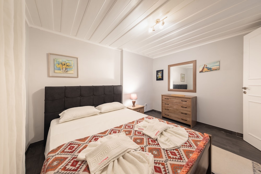 Apartment, 1 Bedroom, Ground Floor photo 1