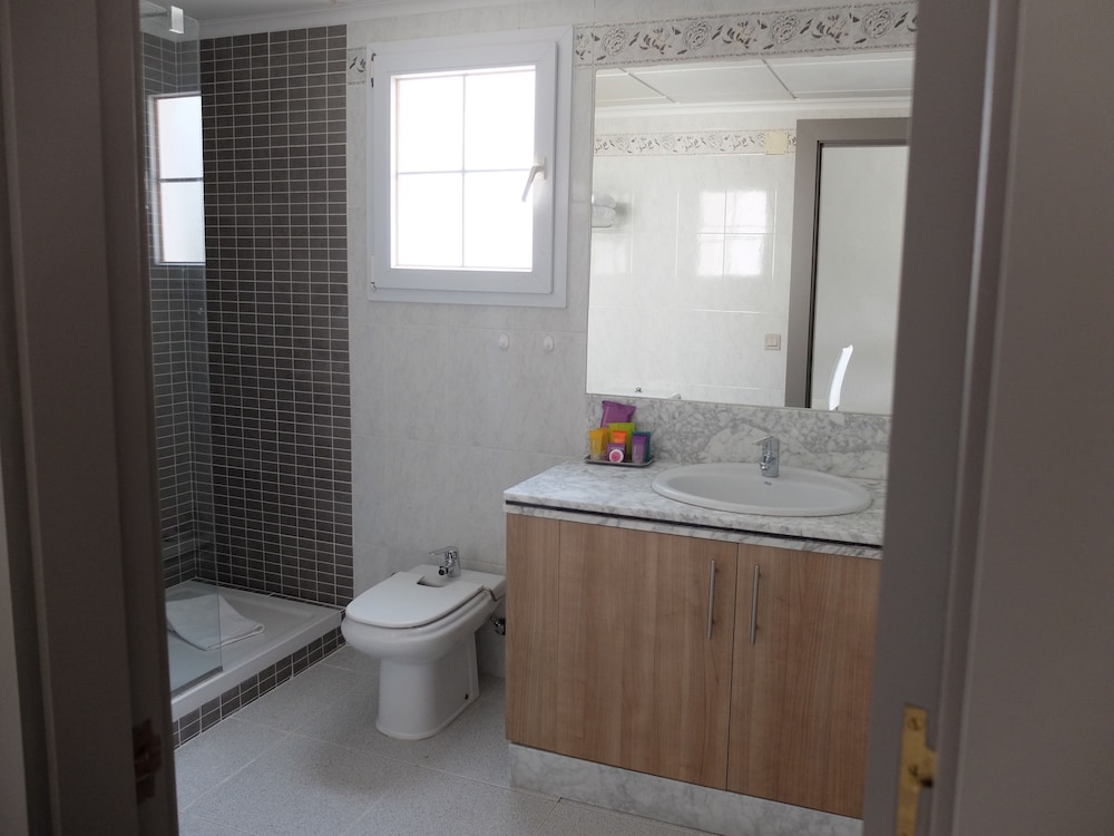 Superior Family Room (2 Adults + 2 Children) - Photo 7