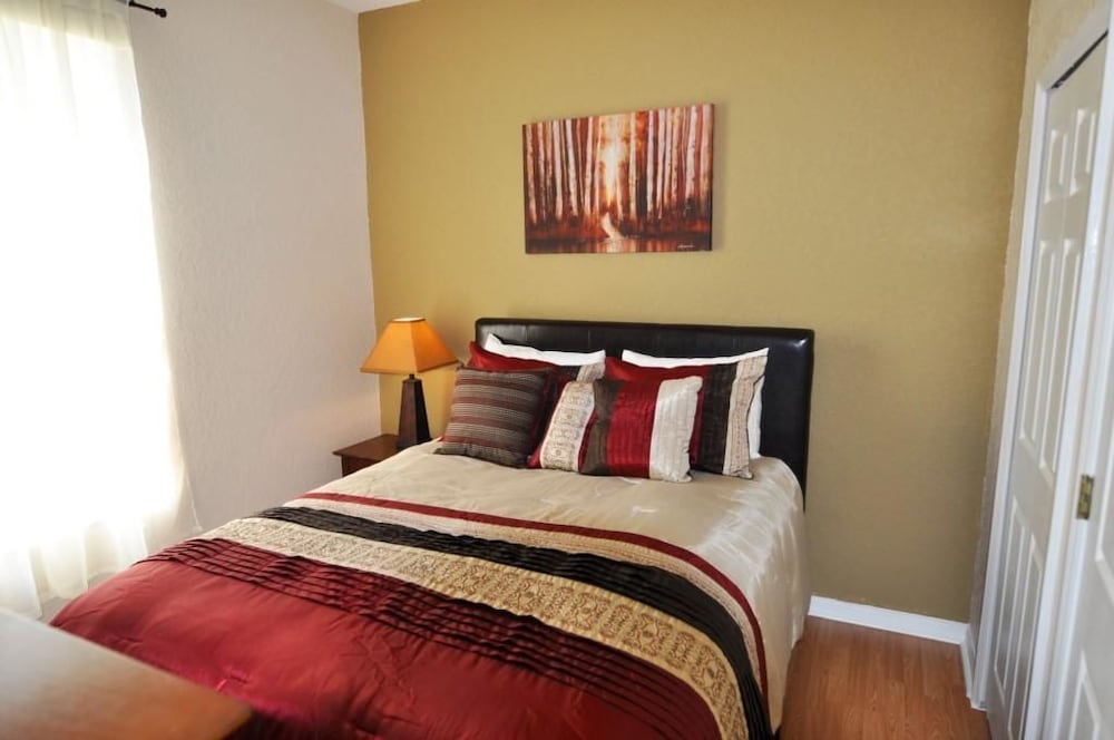 Family Townhome, 4 Bedrooms