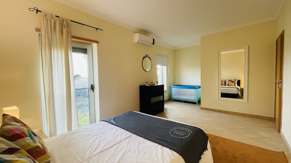 House, 3 Bedrooms, Pool Access, Pool View