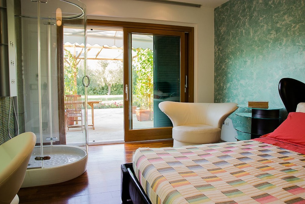 Deluxe Double Room photo 2