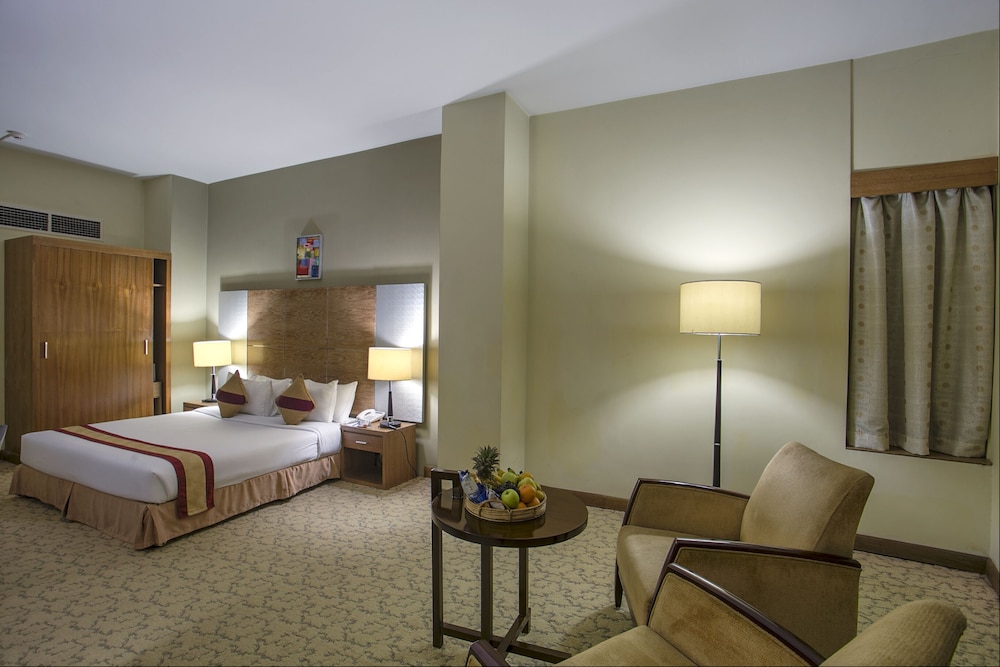 Royal Suite, 1 Double Bed, Smoking, City View photo 1