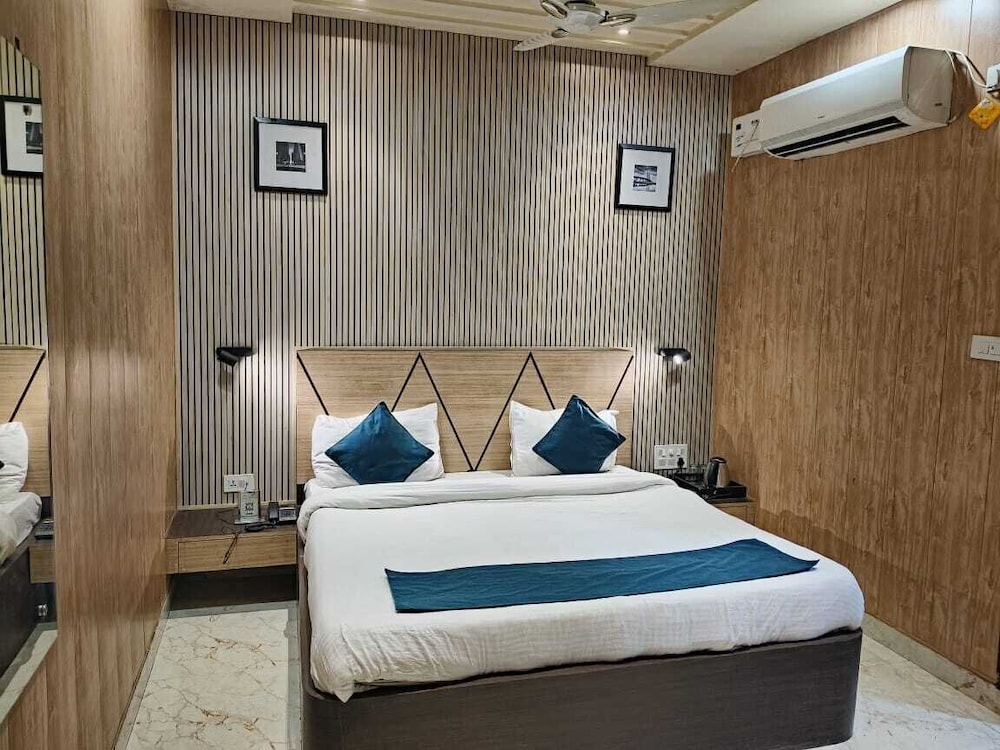 Deluxe Room, City View