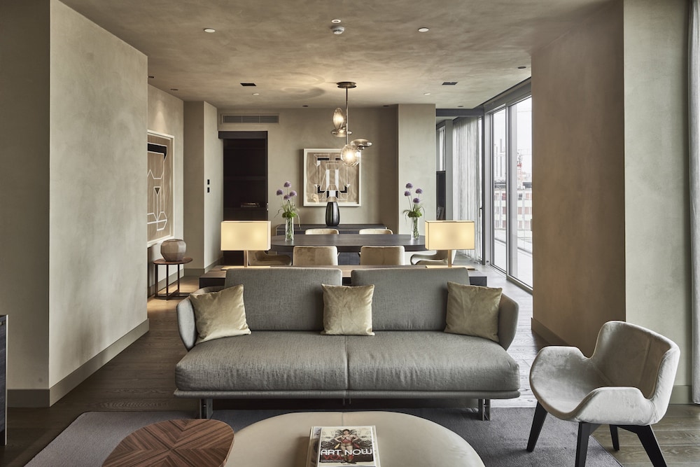 Suite (The Viu)