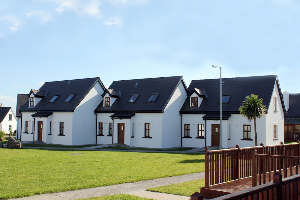 Standard House, Accessible, Ensuite (Standard Holiday Homes) photo 3