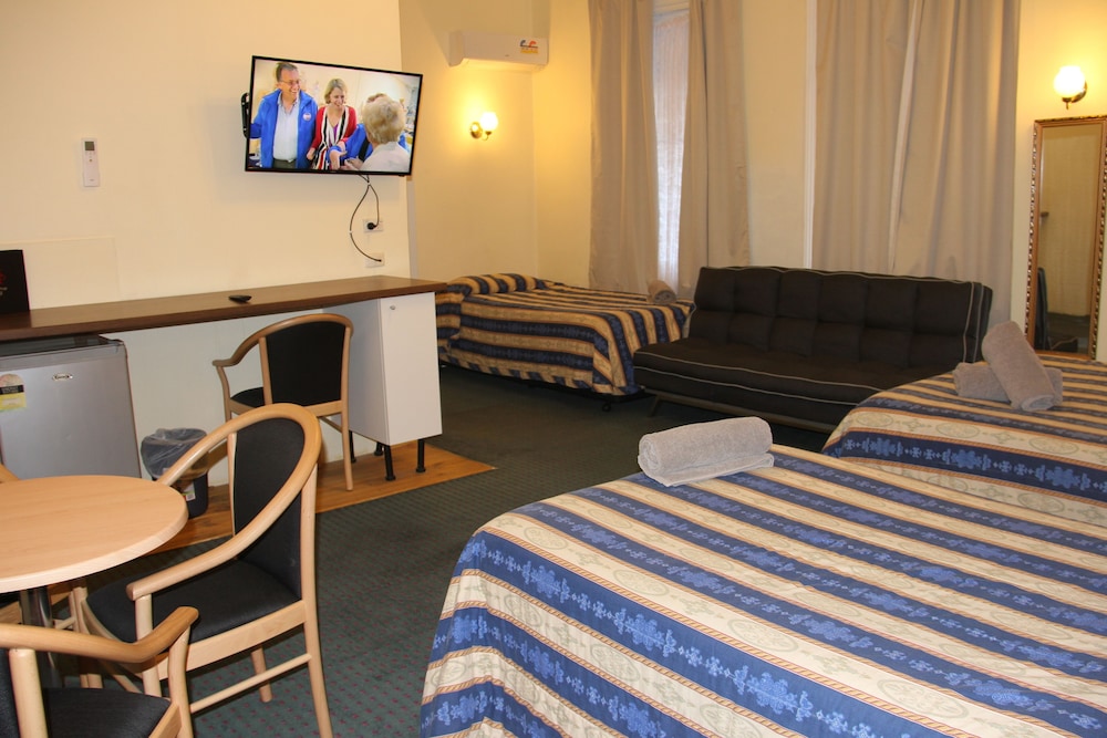 Heritage Family Room - Photo 1