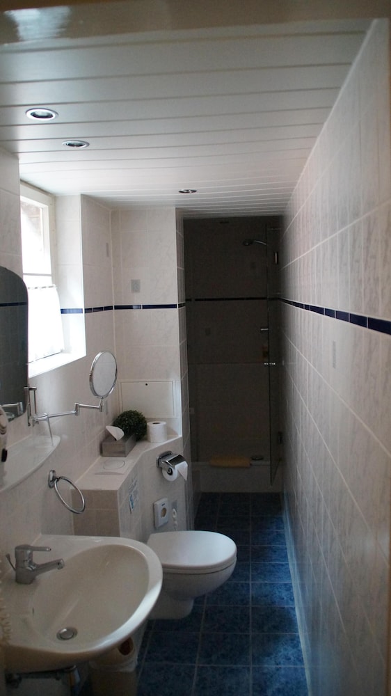 Single Room, Private Bathroom photo 2