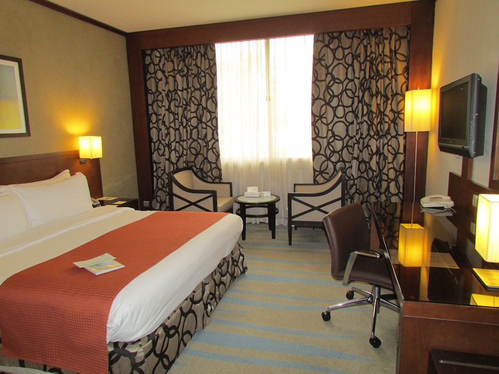 Premium Room, 1 King Bed - Photo 6