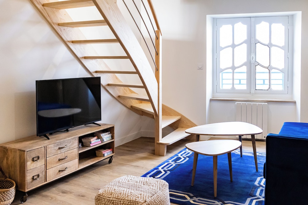 Apartment of the Sword