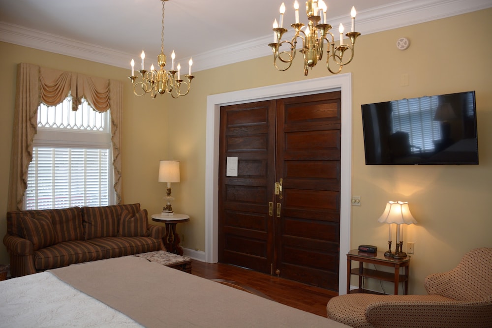 Premium Double Room, 1 King Bed - Newell - 1st Floor photo 3