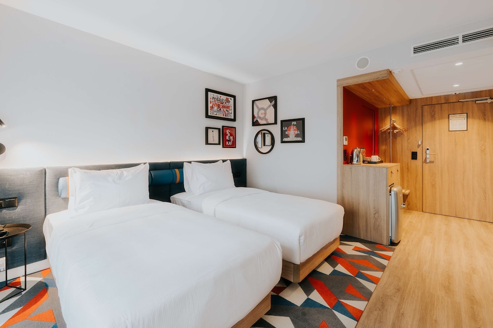 Standard Twin Room, 2 Twin Beds - Photo 3