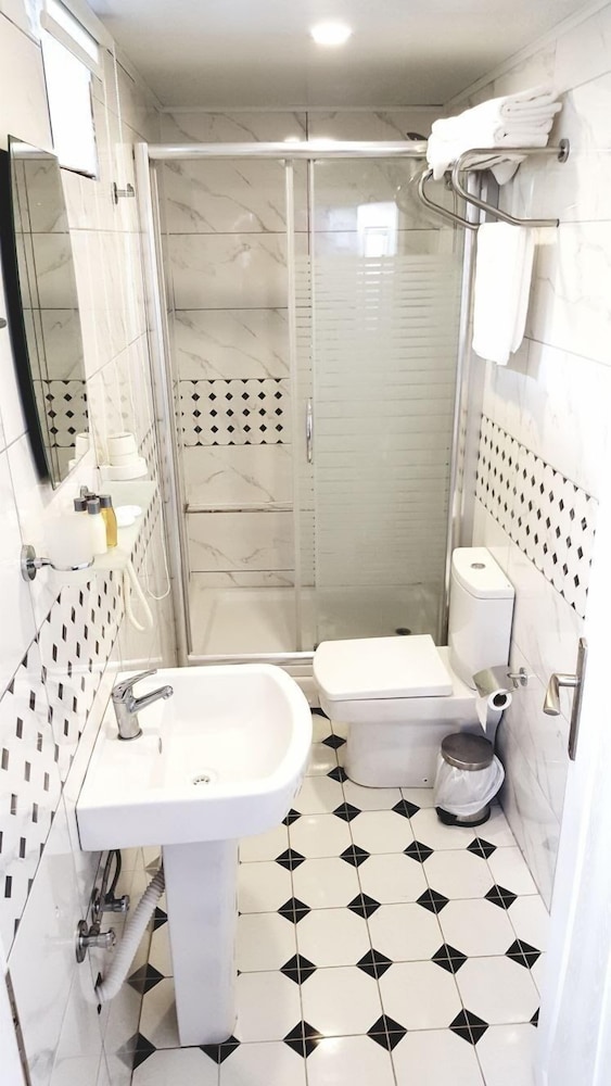 Double Room - Bathroom Outside photo 2