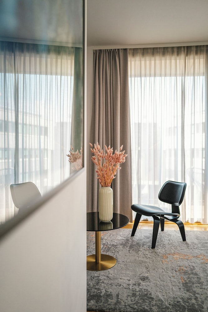 Double Room (Large)