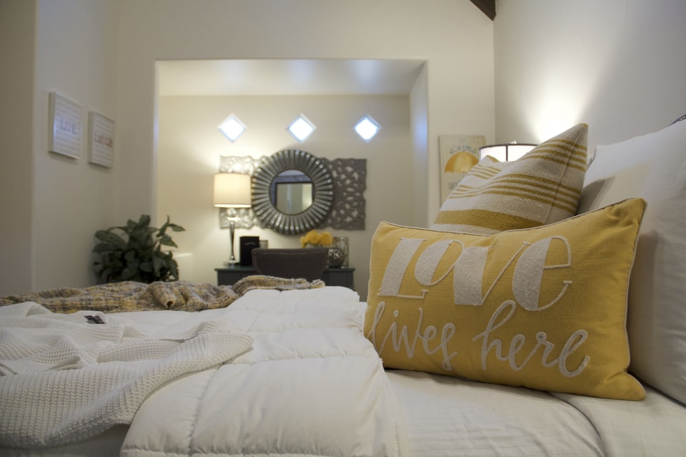 Deluxe Room, 1 Queen Bed - Photo 5