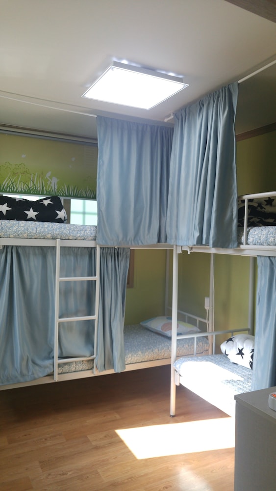 Shared Dormitory, Men only photo 3