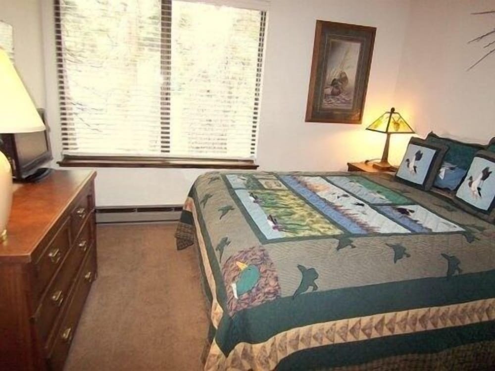 Condo, 2 Bedrooms photo 2