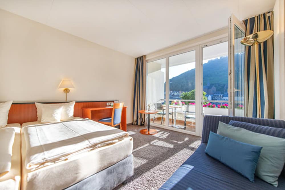 Room, Balcony, River View photo 2