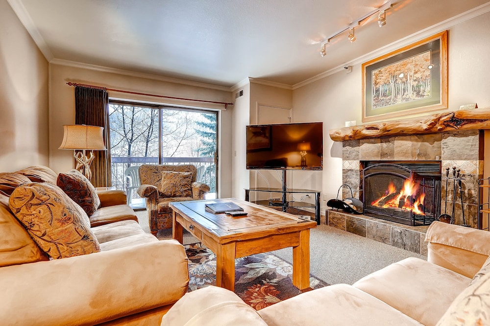 Condo, 2 Bedrooms