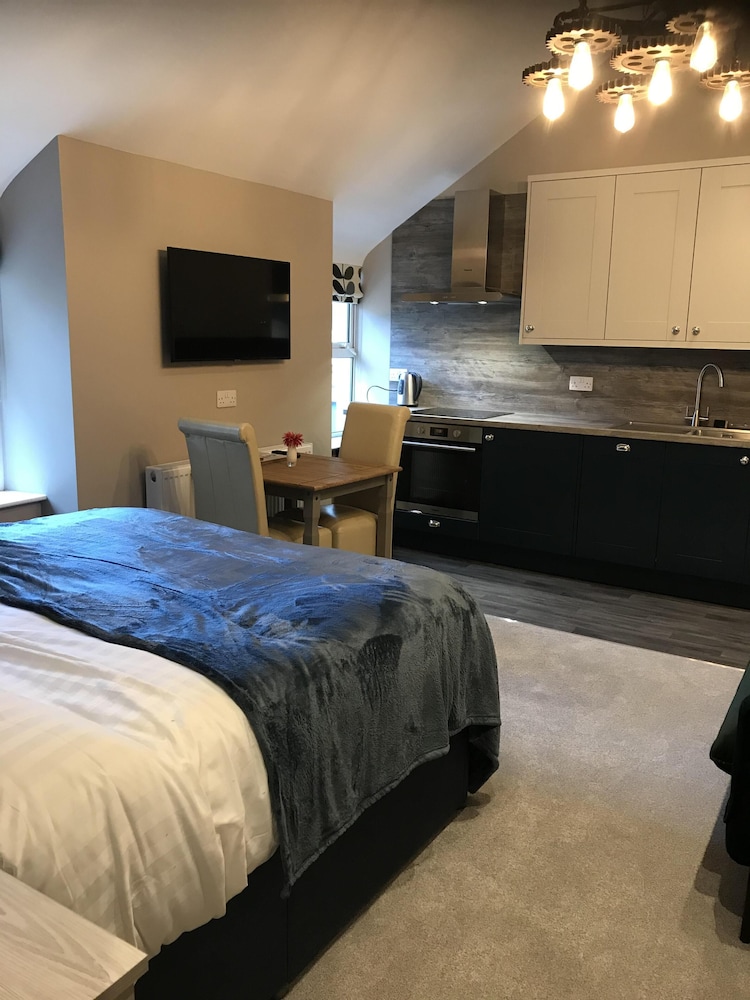 Superior Studio, Private Bathroom (Studio Apartment) photo 2