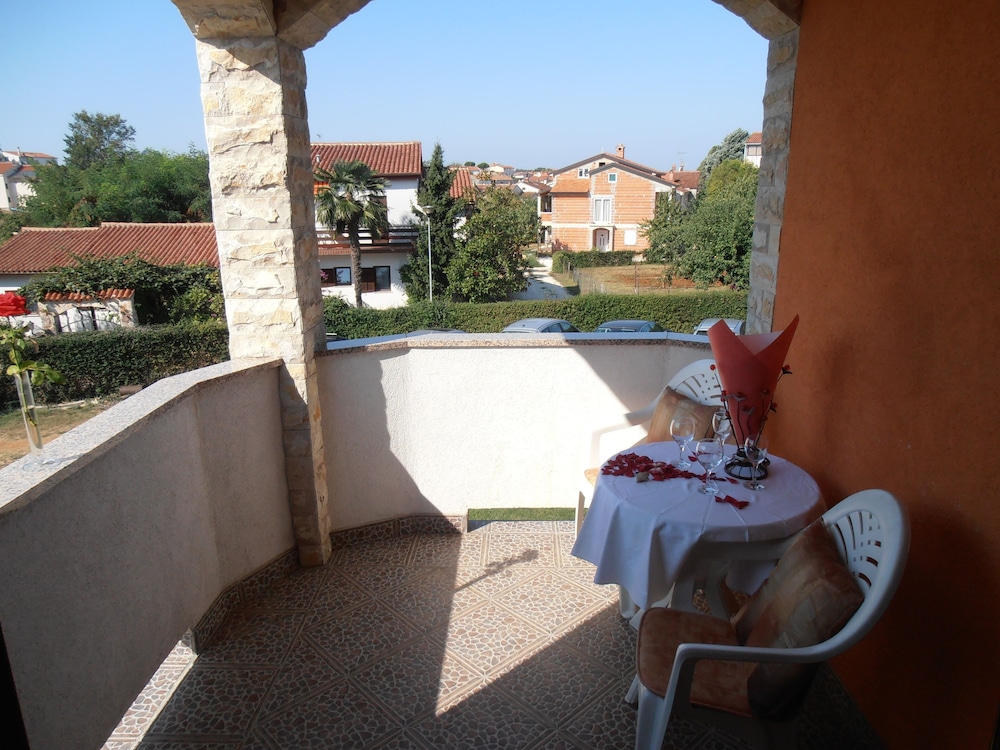 Comfort Apartment (6)