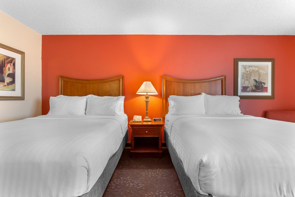 Standard Room, 1 Queen Bed, Accessible (Communications) - Photo 4