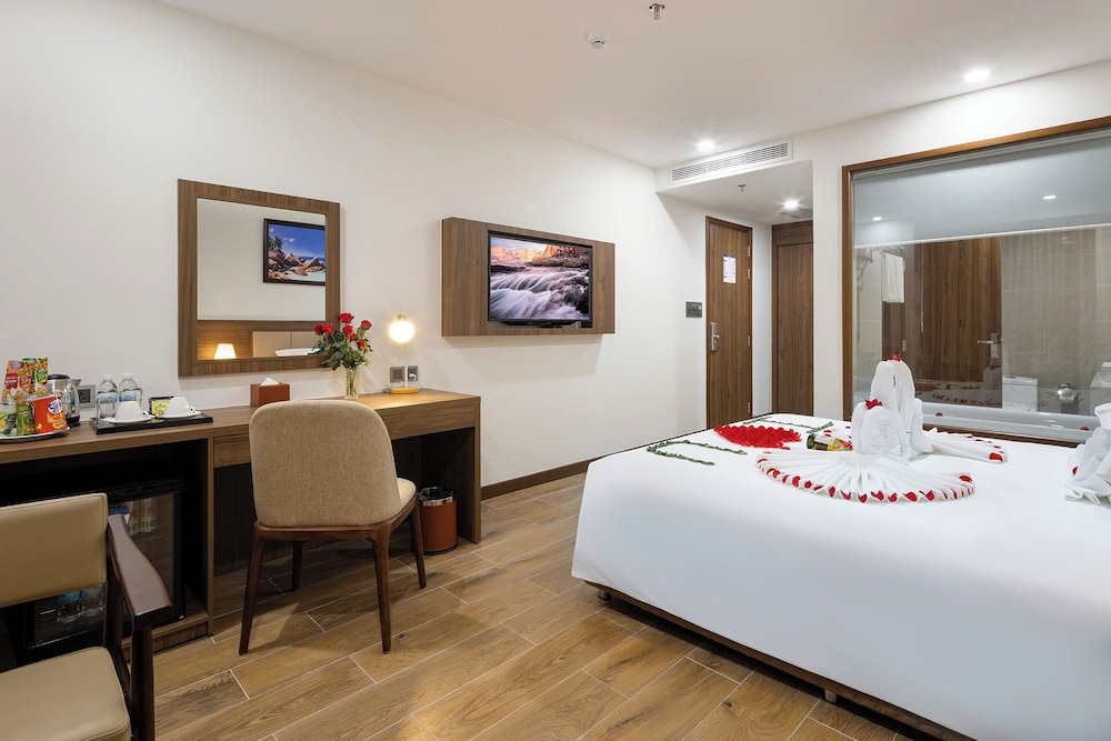 Senior Double or Twin Room, Sea View - Photo 6