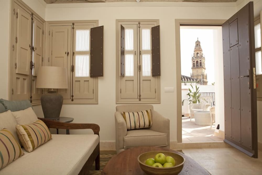 Junior Suite, 1 Queen Bed, Terrace - Photo 5