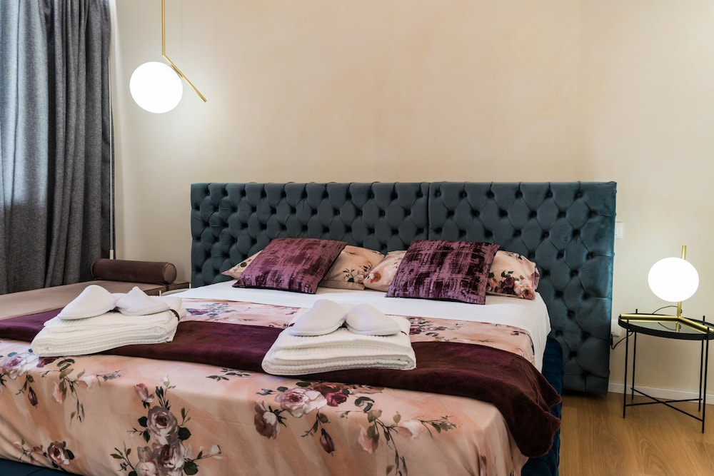 Superior Suite - Photo 14