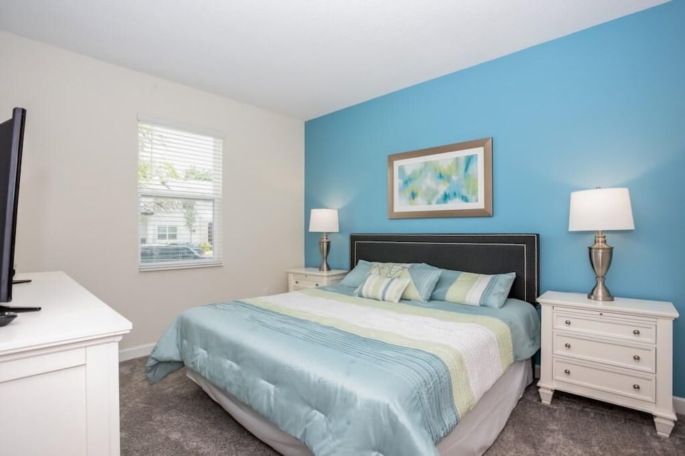 House, Multiple Beds (C701PBD- The Retreat at ChampionsGate)