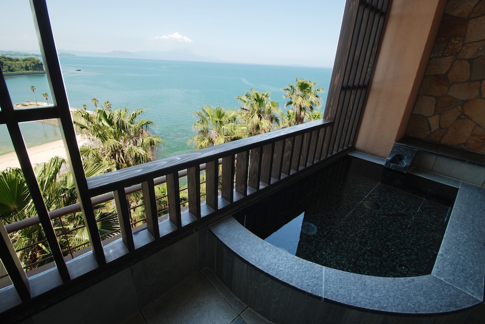 Japanese Western Style Room with Private Open-air Bath, Top Floor photo 2