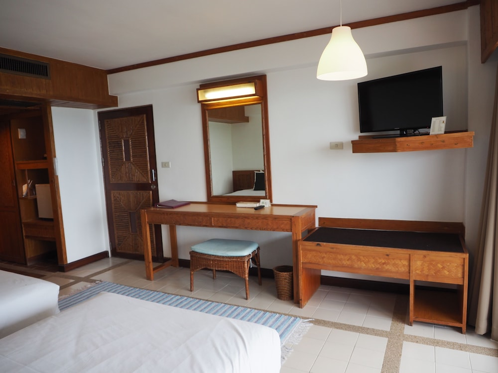 Deluxe Seaview - Photo 1