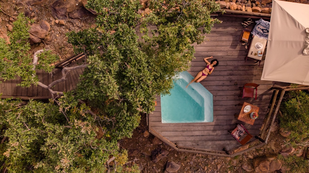 Luxury Suite, Pool View, Mountainside photo 2