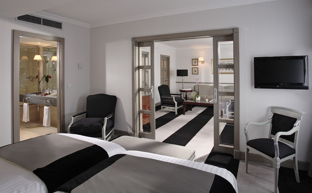 The Level, Grand Suite